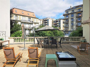 Very spacious big terrasse in the city center near the train station